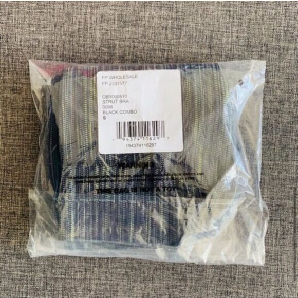 Free People NWT Strut Green Striped Sports Bra Cut Out Keyhole Gym - Picture 9 of 11